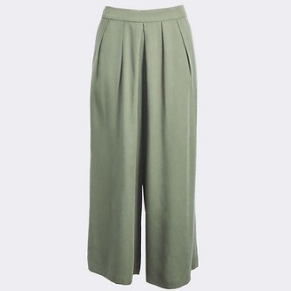 SOLD - LOFT Pull On Culottes